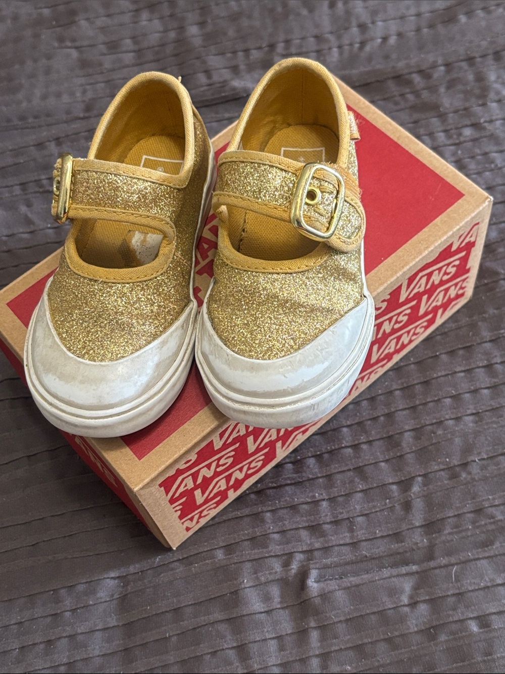 Vans Kids Gold Glitter Mary Jane Sneaker with Buckle Strap Toddler Size 7